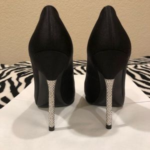 Stuart Weitzman Swarovski crystal heals. New!